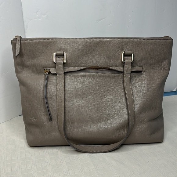 Nordstrom Leather bag in neutral Grey with gold hardware - Picture 3 of 11